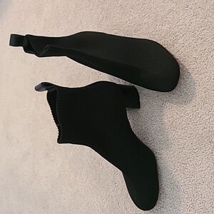 NWOT Everlane glove boot